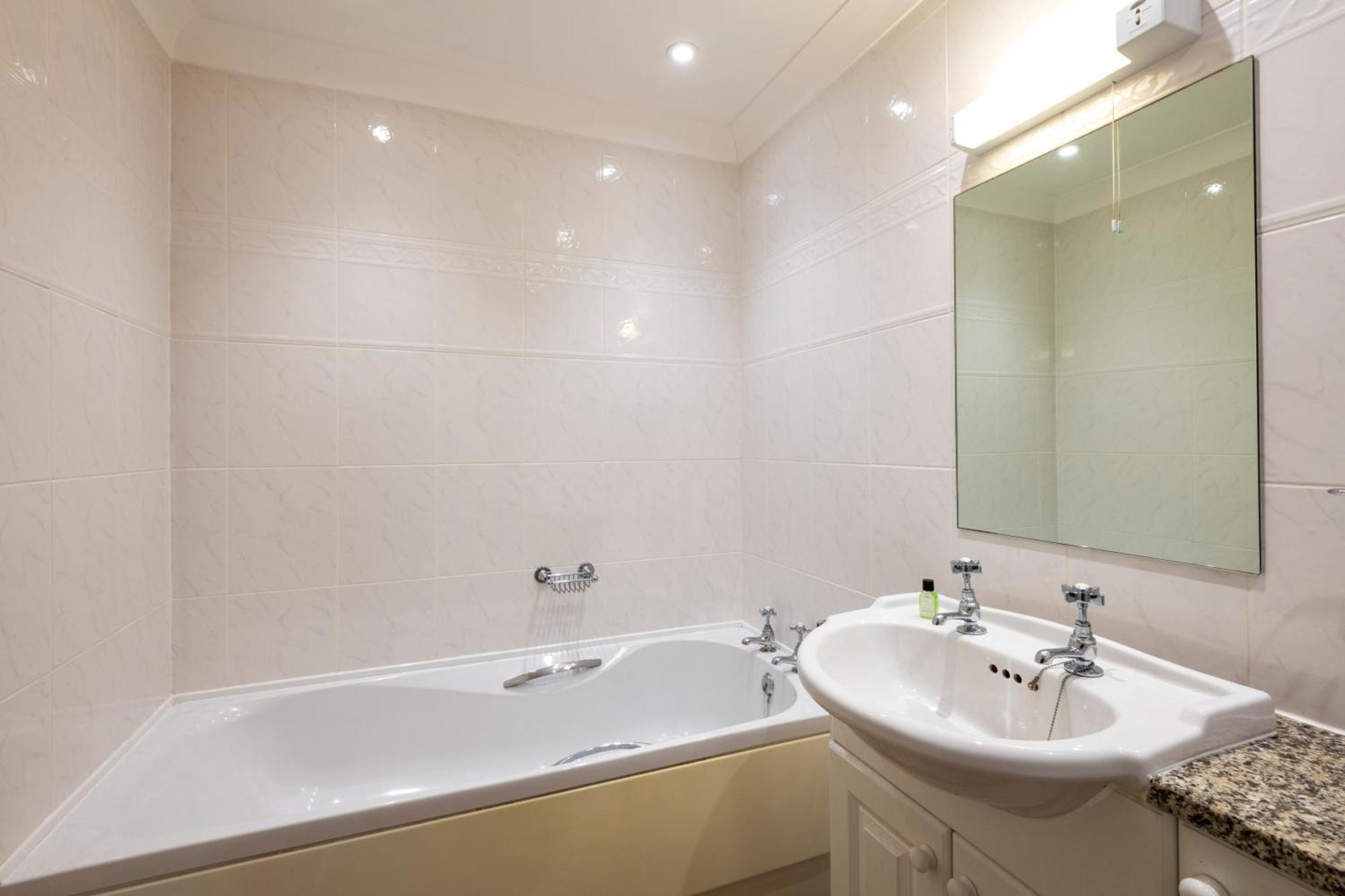Porth Veor Manor & 3*